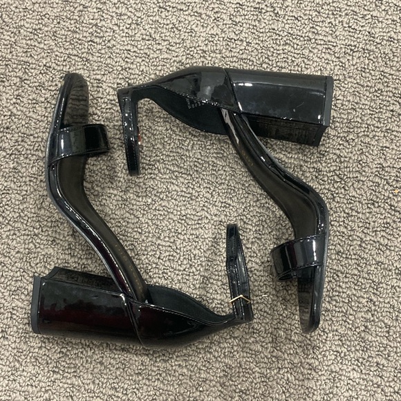 Madden Girl Womens Star Block Heel Sandals Black NEW size 6 - Picture 4 of 7